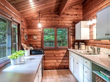 Sonoma County Romantic Getaways in this Creekside Cabin in the Redwood Forest - Guerneville, California - glamping.directory