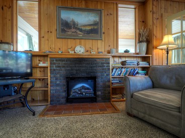 Breathtaking Riverside Cottage with Hot-tub in Estes Park, Colorado - Estes Park, Colorado - glamping.directory