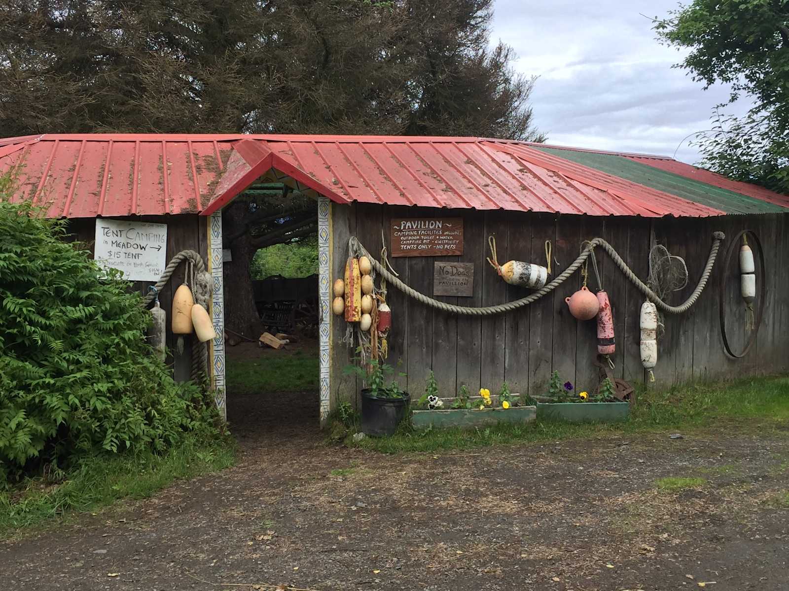 Seaside Farm - Homer, Alaska - glamping.directory