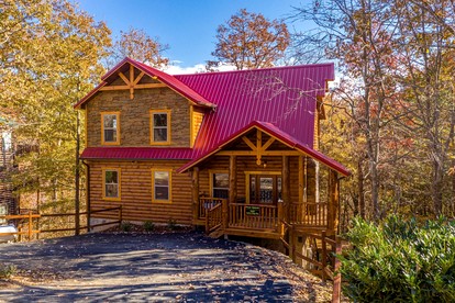 Spacious Family Cabin with Indoor Pool & Game Room near Dollywood in Gatlinburg, Tennessee - Gatlinburg, Tennessee - glamping.directory