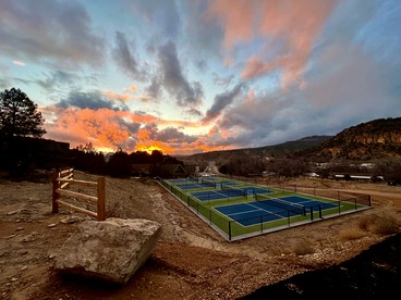 New Modern Tiny House with BBQ in Orderville, Utah - Orderville, Utah - glamping.directory