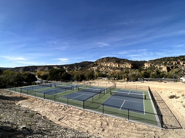 New Modern Tiny House with BBQ in Orderville, Utah - Orderville, Utah - glamping.directory