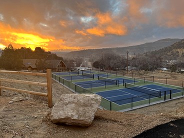 New Modern Tiny House with BBQ in Orderville, Utah - Orderville, Utah - glamping.directory