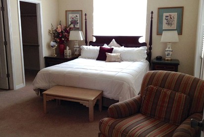 Private and Spacious Bed and Breakfast Perfect for Reunions or Events in Idaho - King Hill, Idaho - glamping.directory