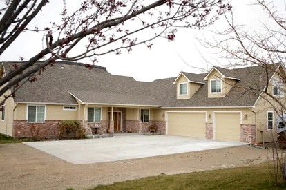 Private and Spacious Bed and Breakfast Perfect for Reunions or Events in Idaho - glamping.directory