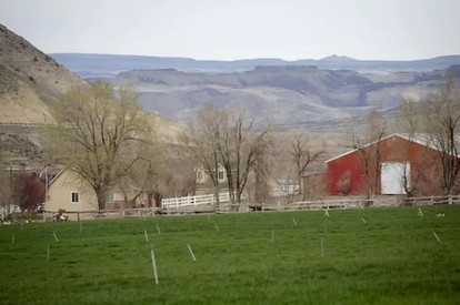 Private and Spacious Bed and Breakfast Perfect for Reunions or Events in Idaho - King Hill, Idaho - glamping.directory