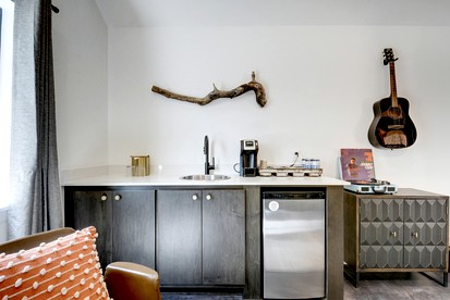 Classically Southern Texas Hill Country Cabins for Weekend Getaways near Austin - Dripping Springs, Texas - glamping.directory