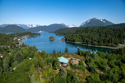 Luxurious VIP Cabin with Incredible Views of the Gorgeous Surrounding Landscape for an Unforgettable Escape in Halibut Cove, Alaska - Halibut Cove, Alaska - glamping.directory