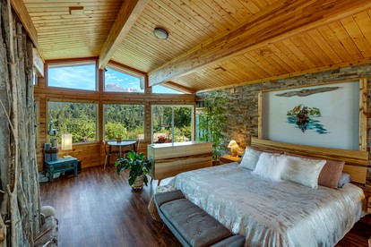 Luxurious VIP Cabin with Incredible Views of the Gorgeous Surrounding Landscape for an Unforgettable Escape in Halibut Cove, Alaska - Halibut Cove, Alaska - glamping.directory