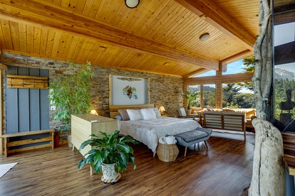 Luxurious VIP Cabin with Incredible Views of the Gorgeous Surrounding Landscape for an Unforgettable Escape in Halibut Cove, Alaska - Halibut Cove, Alaska - glamping.directory
