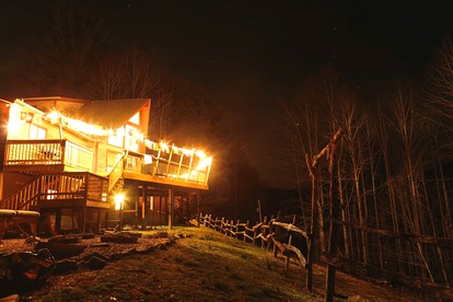 Gorgeous Secluded Creekfront Cabin with Fire Pit in Hot Springs, North Carolina - Hot Springs, North Carolina - glamping.directory
