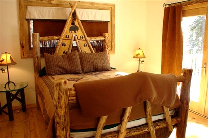 Rustic Secluded Log Cabin with a Hot Tub near Historic Deadwood, South Dakota - Lead, South Dakota - glamping.directory