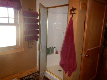 Rustic Accommodation with Breakfast near Shoshone National Forest, Wyoming - Meeteetse, Wyoming - glamping.directory