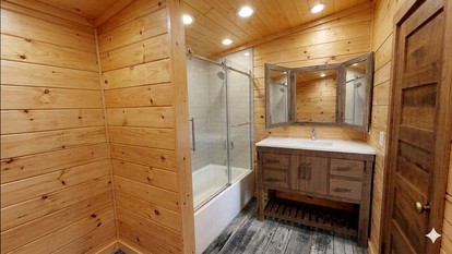 Peaceful Wooded Getaway with Hot Tub, Fire Pit & Scenic Views in Pittsburg, Missouri - Pittsburg, Missouri - glamping.directory