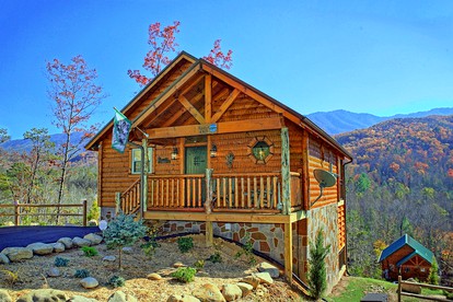 Smoky Mountain Cabin Rental for Glamping in Tennessee - glamping.directory