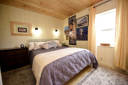 Charming Vintage Cabin Retreat near Jefferson River in Montana - glamping.directory