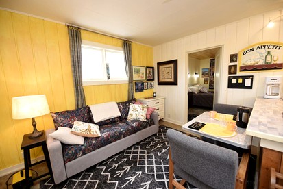 Charming Vintage Cabin Retreat near Jefferson River in Montana - Whitehall, Montana - glamping.directory