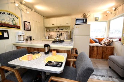 Charming Vintage Cabin Retreat near Jefferson River in Montana - Whitehall, Montana - glamping.directory