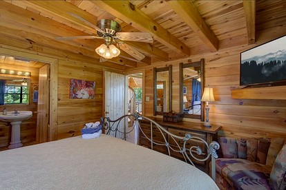 Stunning Mountain View Cabin with Hot Tub & Game Room near Pigeon Forge, Sevierville TN - Sevierville, Tennessee - glamping.directory
