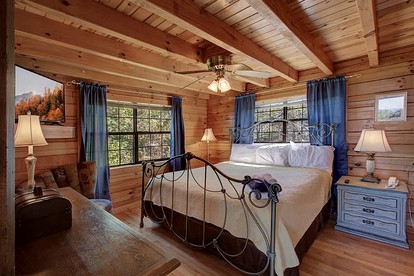 Stunning Mountain View Cabin with Hot Tub & Game Room near Pigeon Forge, Sevierville TN - Sevierville, Tennessee - glamping.directory