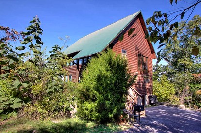Stunning Mountain View Cabin with Hot Tub & Game Room near Pigeon Forge, Sevierville TN - Sevierville, Tennessee - glamping.directory