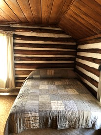 Dog-Friendly Log Cabin for a Memorable Family Getaway near Youghiogheny River Lake in Pennsylvania - Markleysburg, Pennsylvania - glamping.directory