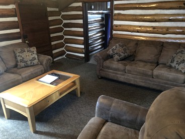 Dog-Friendly Log Cabin for a Memorable Family Getaway near Youghiogheny River Lake in Pennsylvania - Markleysburg, Pennsylvania - glamping.directory