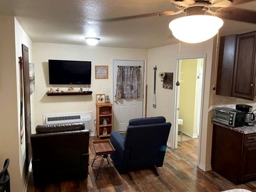 Pet-Friendly Cabin on the Banks of the Colorado River in Bastrop, TX - Bastrop , Texas - glamping.directory