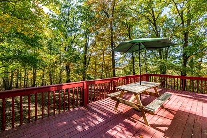 Spacious Chalet-Cabin with Hot Tub, Huge Deck, Fire Pit All Just a 15 Minute Walk to Sleepy Creek in Berkeley Springs, WV - Berkeley Springs , West Virginia - glamping.directory