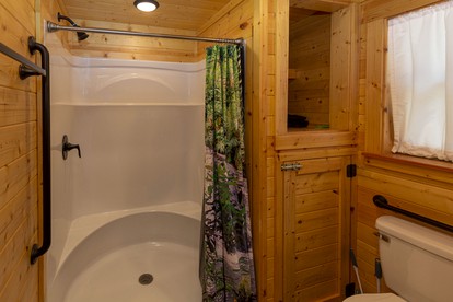 Log Cabin for Family Glamping Vacation near San Antonio - Pipe Creek, Texas - glamping.directory