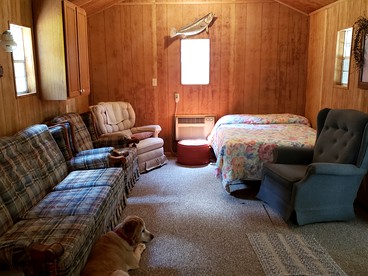 Private Pet-Friendly Cabins with Fire Pit for Nature Escapes in Clear Spring, Maryland, for Memorable Family Glamping Trips - Clear Spring, Maryland - glamping.directory