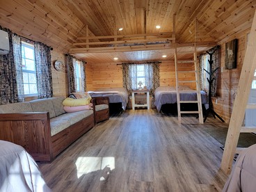 Private Pet-Friendly Cabins with Fire Pit for Nature Escapes in Clear Spring, Maryland, for Memorable Family Glamping Trips - Clear Spring, Maryland - glamping.directory