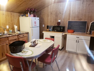 Private Pet-Friendly Cabins with Fire Pit for Nature Escapes in Clear Spring, Maryland, for Memorable Family Glamping Trips - Clear Spring, Maryland - glamping.directory