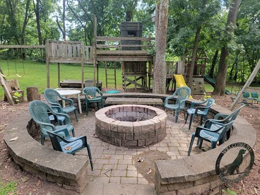 Private Pet-Friendly Cabins with Fire Pit for Nature Escapes in Clear Spring, Maryland, for Memorable Family Glamping Trips - Clear Spring, Maryland - glamping.directory