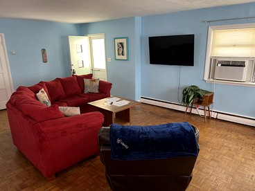 Rustic Pet-Friendly Beachfront Cottage with Fire Pit and Easy Beach Access in Norfolk, Virginia - Norfolk, Virginia - glamping.directory
