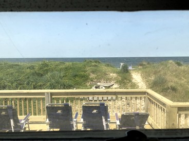 Rustic Pet-Friendly Beachfront Cottage with Fire Pit and Easy Beach Access in Norfolk, Virginia - Norfolk, Virginia - glamping.directory