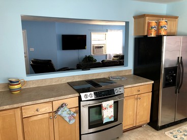 Rustic Pet-Friendly Beachfront Cottage with Fire Pit and Easy Beach Access in Norfolk, Virginia - Norfolk, Virginia - glamping.directory