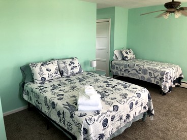 Rustic Pet-Friendly Beachfront Cottage with Fire Pit and Easy Beach Access in Norfolk, Virginia - Norfolk, Virginia - glamping.directory