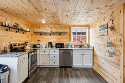Unforgettable Glamping Vacations in Sevierville, Tennessee, in this Charming Cabin for Four - Sevierville, Tennessee - glamping.directory