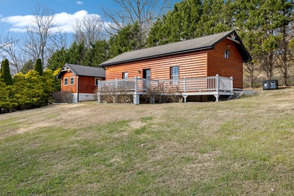 Unforgettable Glamping Vacations in Sevierville, Tennessee, in this Charming Cabin for Four - glamping.directory