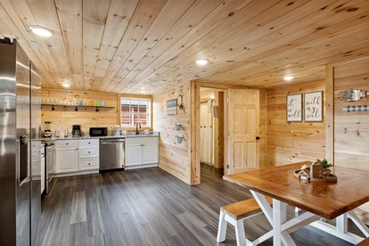 Unforgettable Glamping Vacations in Sevierville, Tennessee, in this Charming Cabin for Four - Sevierville, Tennessee - glamping.directory