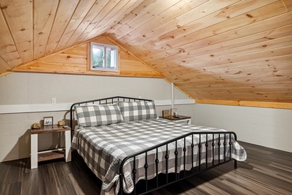 Unforgettable Glamping Vacations in Sevierville, Tennessee, in this Charming Cabin for Four - Sevierville, Tennessee - glamping.directory