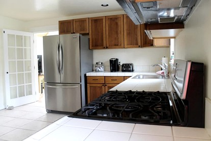 Charming Dog-Friendly Beach House with Fire Pit & Jetted Tub Near Carters Beach in Hancock, Maine - Hancock, Maine - glamping.directory