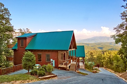 Great Smoky Mountains Cabin with Epic Views and a Hot Tub - glamping.directory