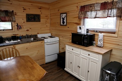 Mountain Cabin Rental in the Heart of Nature near Schroon Lake, New York - Schroon Lake, New York - glamping.directory