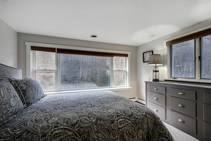 Stunning Modern Cabin with Fire Pit in Killington, Vermont - Killington, Vermont - glamping.directory