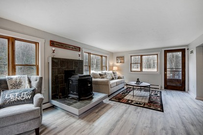 Stunning Modern Cabin with Fire Pit in Killington, Vermont - Killington, Vermont - glamping.directory