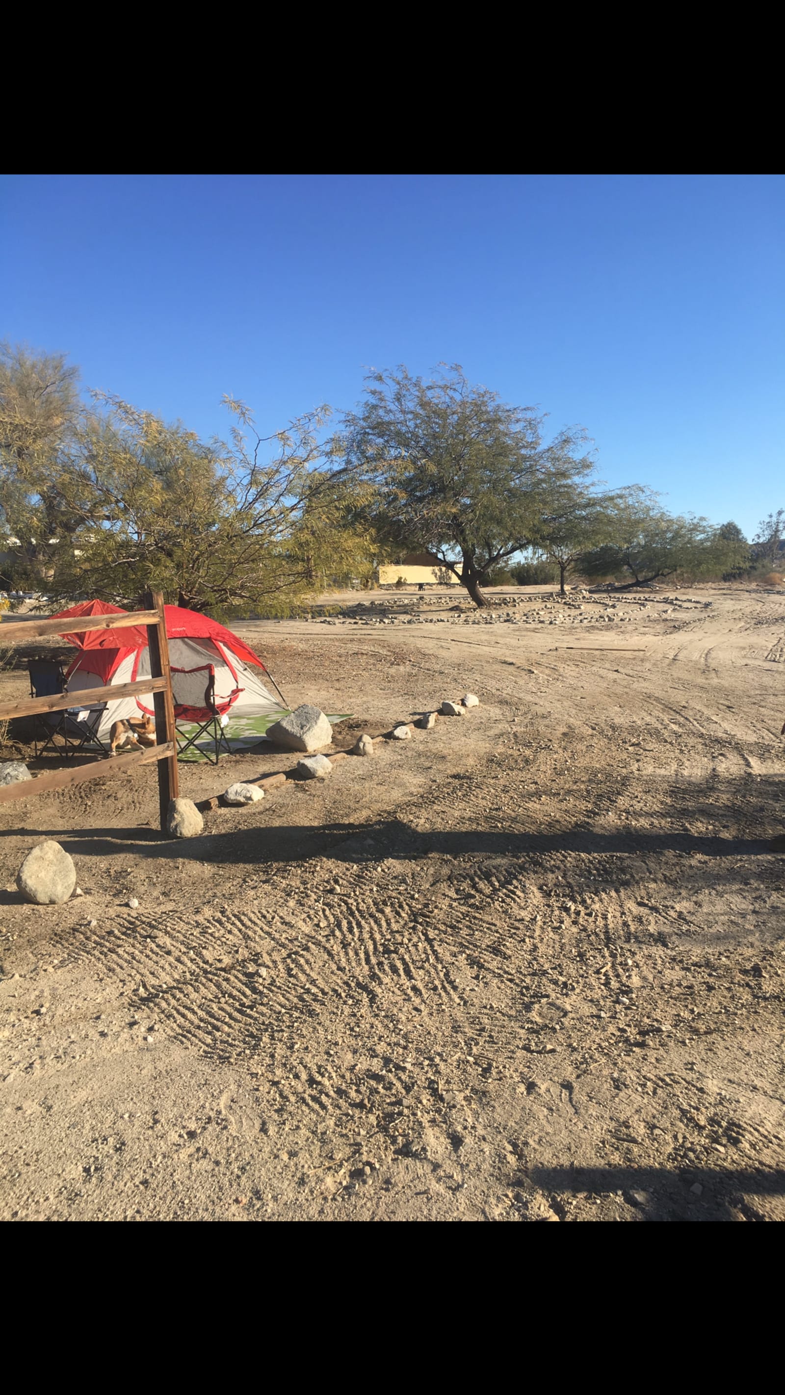 Relaxing Hide Away - Desert Edge, California - glamping.directory