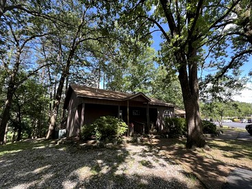 Amazing Wooden Cottage with Hot-tub and Swimming Pool in Mountain Harbor Forest, Arkansas - glamping.directory