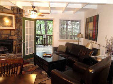 Amazing Wooden Cottage with Hot-tub and Swimming Pool in Mountain Harbor Forest, Arkansas - Mount Ida, Arkansas - glamping.directory